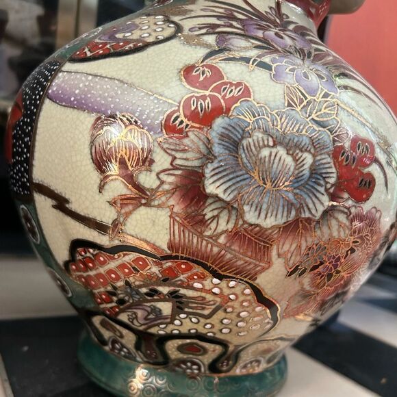 Vintage Japanese Green and white ceramic cookie jar vase with gold accents 13" - Picture 3 of 16